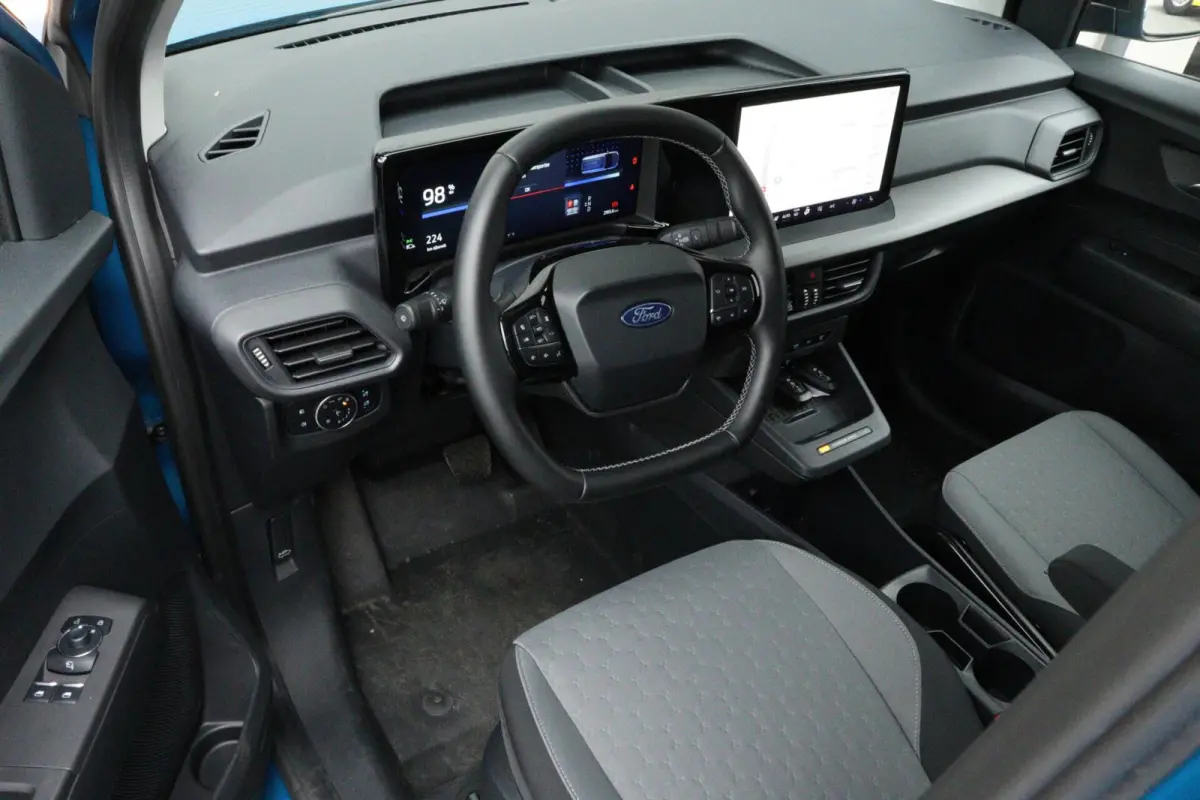 Cour. Limited 44 kWh l FULL OPTION l NAVI l CLIMATE l STUURVERWARMING l LANE ASSIST l CAMERA