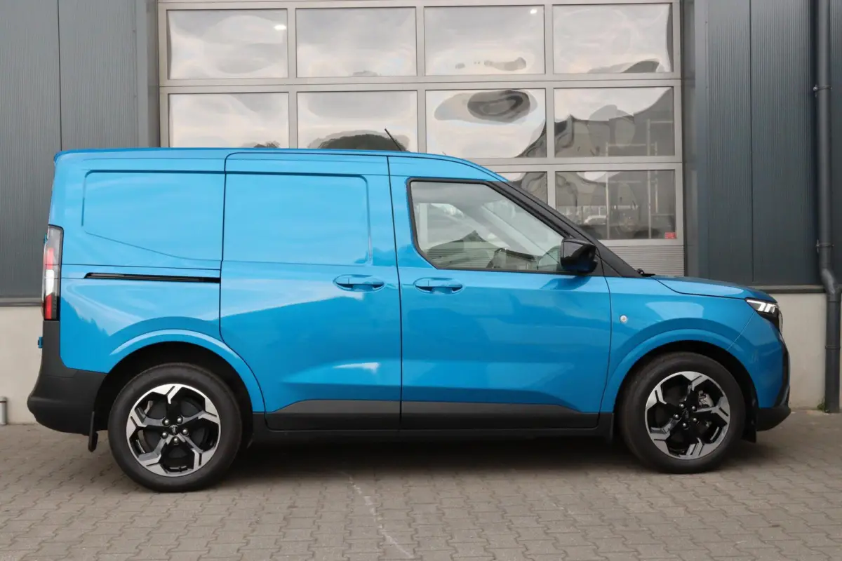 Cour. Limited 44 kWh l FULL OPTION l NAVI l CLIMATE l STUURVERWARMING l LANE ASSIST l CAMERA