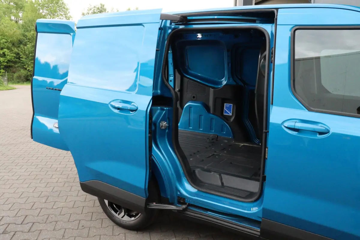 Cour. Limited 44 kWh l FULL OPTION l NAVI l CLIMATE l STUURVERWARMING l LANE ASSIST l CAMERA