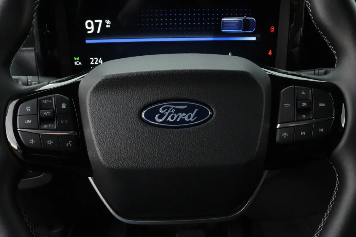 Cour. Limited 44 kWh l FULL OPTION l NAVI l CLIMATE l STUURVERWARMING l LANE ASSIST l CAMERA
