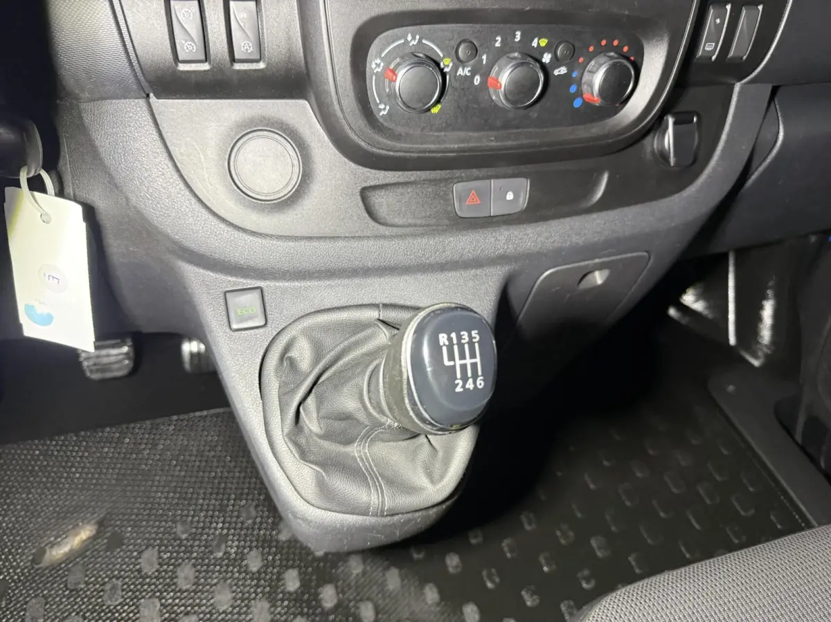 bestel 1.6 dCi L1H1 l AIRCO l IMPERIAAL l TREKHAAK l CRUISE CONTROL
