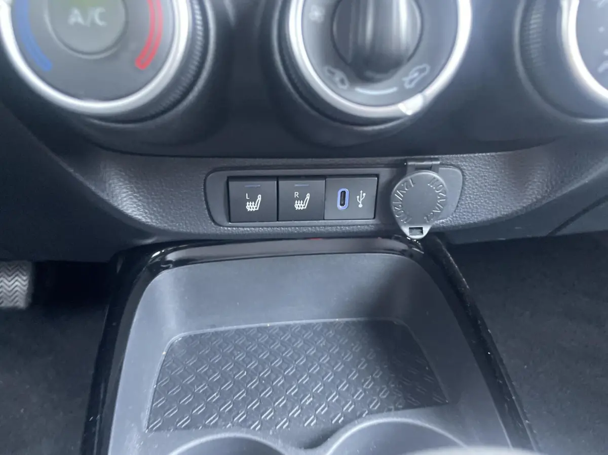 |1.0 VVT-i |Pulse|Automaat|Black&White