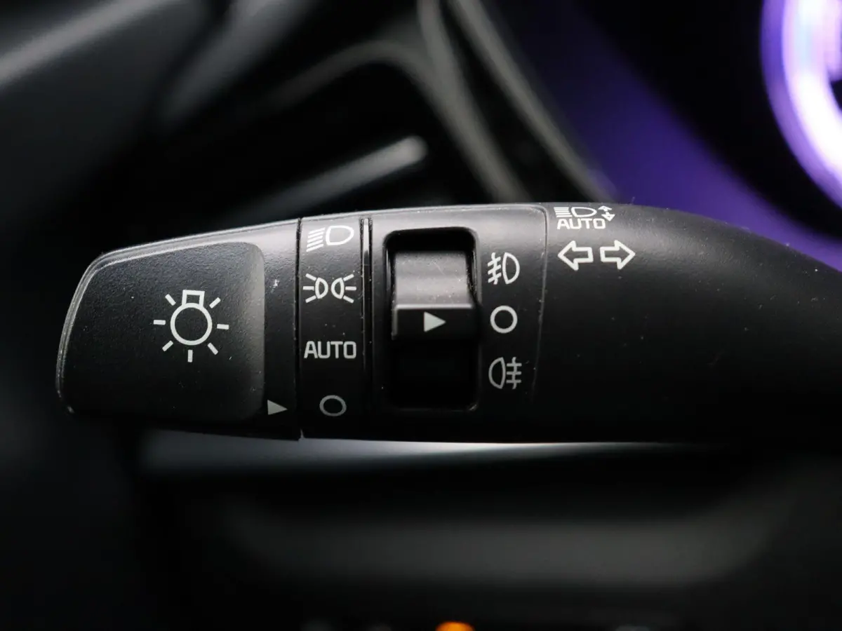 1.6 GDi Hybrid DynamicPlusLine | Stoelverwarming | Achteruitrijcamera | Keyless entry |