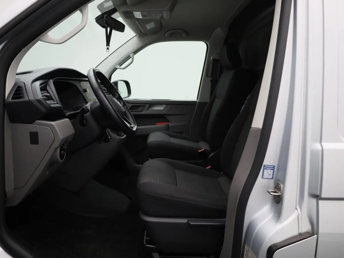 2.0 TDI L1H1 150PK | Automaat | Navigatie | Airco | Verwarmbare Voorruit | Multifunctioneel Stuurwiel | Cruise Control | Parkeerhulp Achter | DAB+ | Sortimo |
