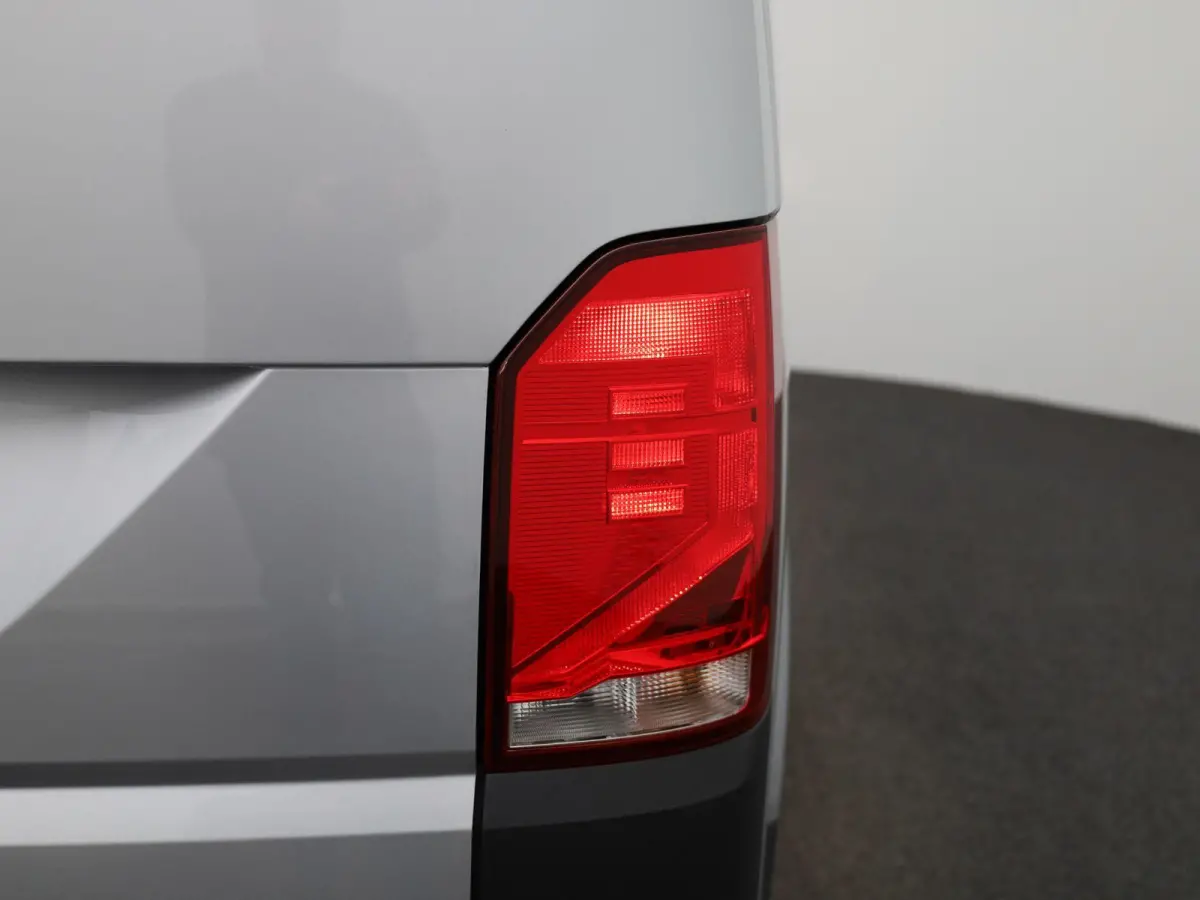 2.0 TDI L1H1 150PK | Automaat | Navigatie | Airco | Verwarmbare Voorruit | Multifunctioneel Stuurwiel | Cruise Control | Parkeerhulp Achter | DAB+ | Sortimo |