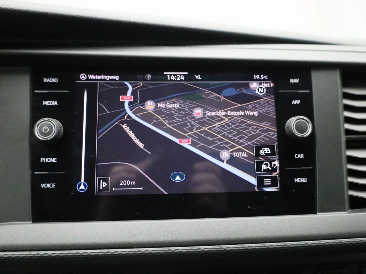 2.0 TDI L1H1 150PK | Automaat | Navigatie | Airco | Verwarmbare Voorruit | Multifunctioneel Stuurwiel | Cruise Control | Parkeerhulp Achter | DAB+ | Sortimo |
