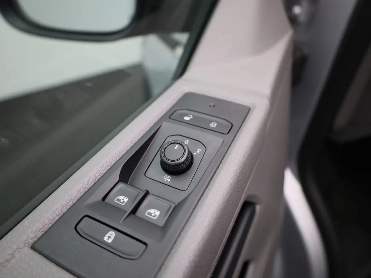 2.0 TDI L1H1 150PK | Automaat | Navigatie | Airco | Verwarmbare Voorruit | Multifunctioneel Stuurwiel | Cruise Control | Parkeerhulp Achter | DAB+ | Sortimo |