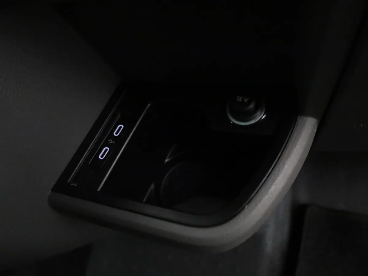2.0 TDI L1H1 150PK | Automaat | Navigatie | Airco | Verwarmbare Voorruit | Multifunctioneel Stuurwiel | Cruise Control | Parkeerhulp Achter | DAB+ | Sortimo |