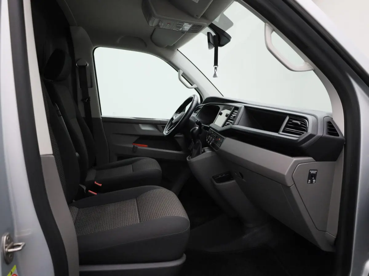 2.0 TDI L1H1 150PK | Automaat | Navigatie | Airco | Verwarmbare Voorruit | Multifunctioneel Stuurwiel | Cruise Control | Parkeerhulp Achter | DAB+ | Sortimo |