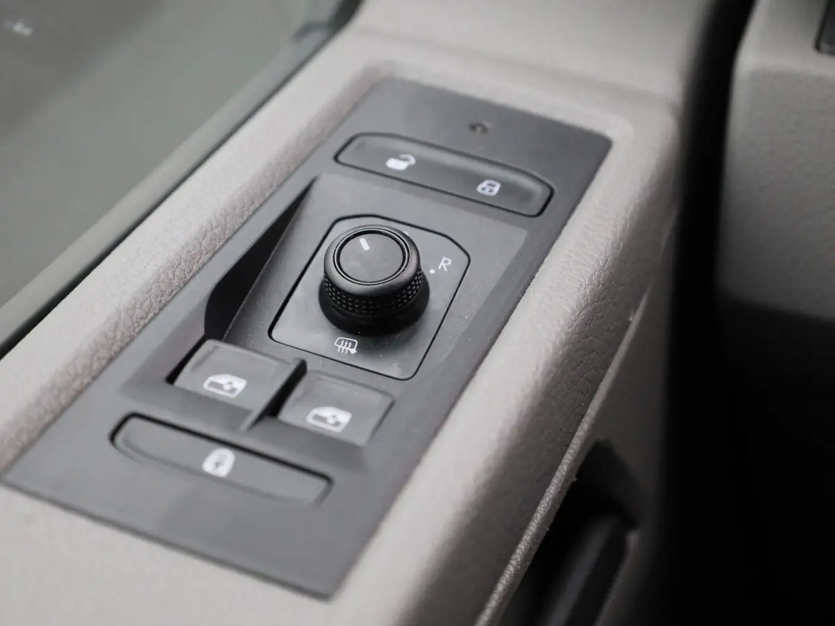 2.0 TDI L1H1 150PK | Automaat | Navigatie | Airco | Verwarmbare Voorruit | Multifunctioneel Stuurwiel | Cruise Control | Parkeerhulp Achter | DAB+ | Sortimo |