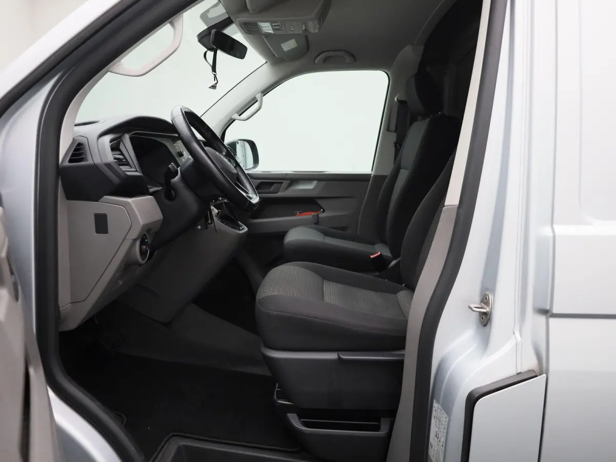 2.0 TDI L1H1 150PK | Automaat | Navigatie | Airco | Verwarmbare Voorruit | Multifunctioneel Stuurwiel | Cruise Control | Parkeerhulp Achter | DAB+ | Sortimo |