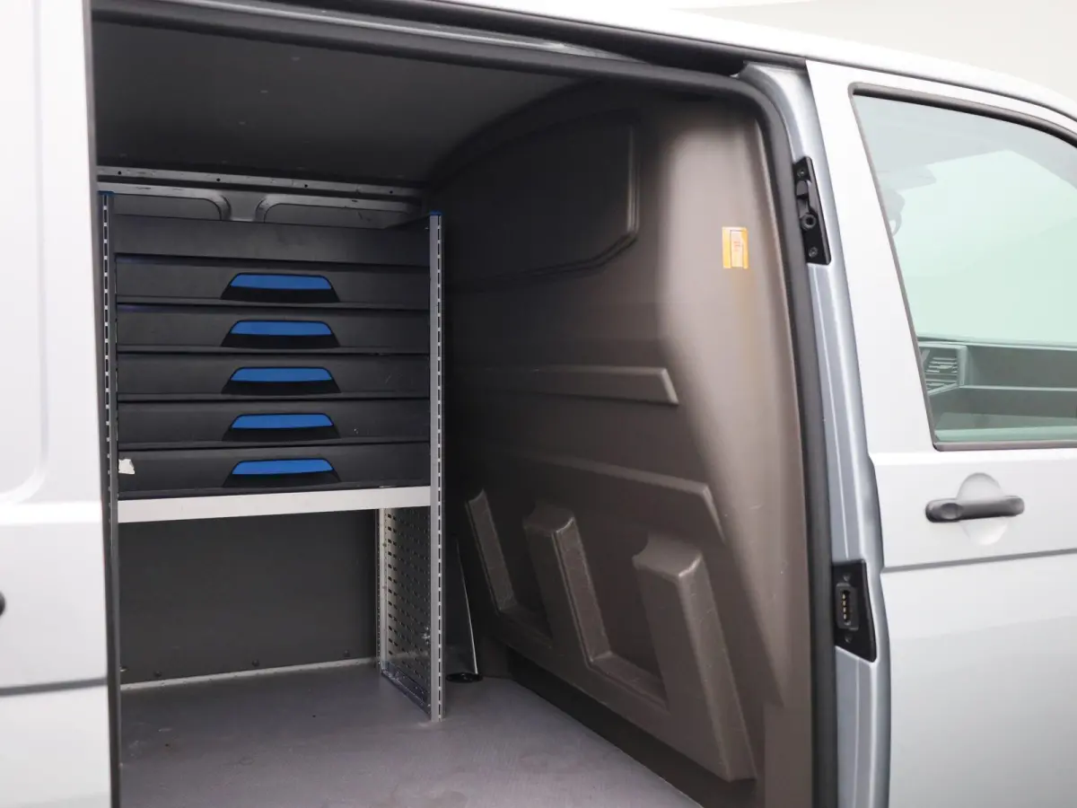 2.0 TDI L1H1 150PK | Automaat | Navigatie | Airco | Verwarmbare Voorruit | Multifunctioneel Stuurwiel | Cruise Control | Parkeerhulp Achter | DAB+ | Sortimo |