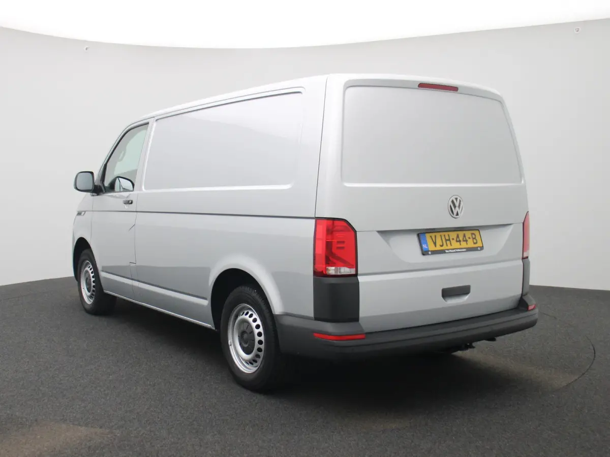 2.0 TDI L1H1 150PK | Automaat | Navigatie | Airco | Verwarmbare Voorruit | Multifunctioneel Stuurwiel | Cruise Control | Parkeerhulp Achter | DAB+ | Sortimo |