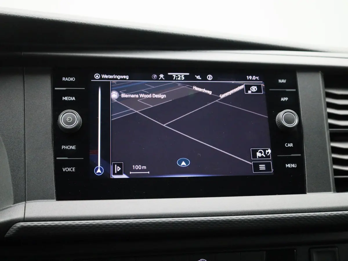 2.0 TDI L1H1 150PK | Automaat | Navigatie | Airco | Verwarmbare Voorruit | Multifunctioneel Stuurwiel | Cruise Control | Parkeerhulp Achter | DAB+ | Sortimo |
