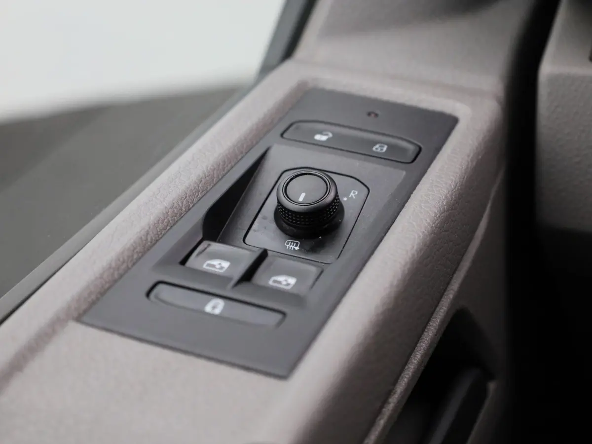 2.0 TDI L1H1 150PK | Automaat | Navigatie | Airco | Verwarmbare Voorruit | Multifunctioneel Stuurwiel | Cruise Control | Parkeerhulp Achter | DAB+ | Sortimo |