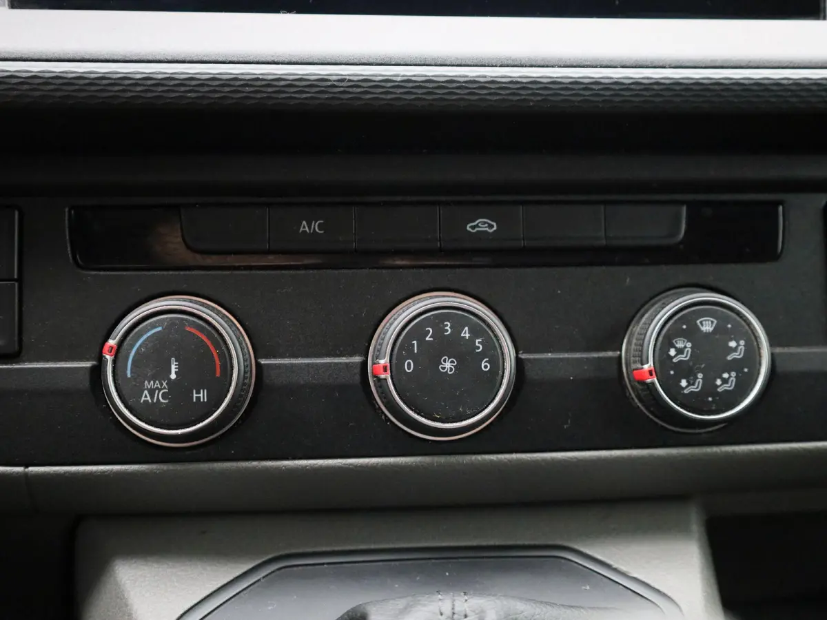 2.0 TDI L1H1 150PK | Automaat | Navigatie | Airco | Verwarmbare Voorruit | Multifunctioneel Stuurwiel | Cruise Control | Parkeerhulp Achter | DAB+ | Sortimo |