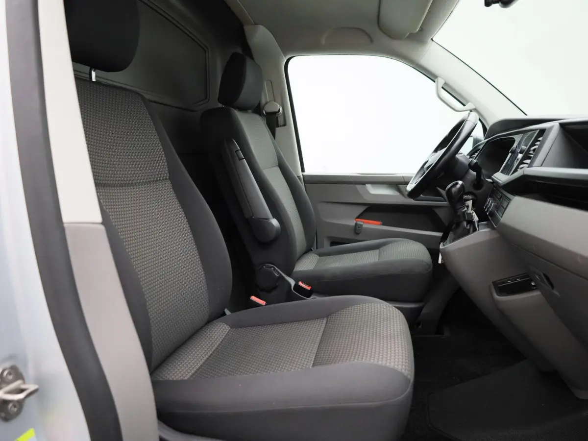 2.0 TDI L1H1 150PK | Automaat | Navigatie | Airco | Verwarmbare Voorruit | Multifunctioneel Stuurwiel | Cruise Control | Parkeerhulp Achter | DAB+ | Sortimo |