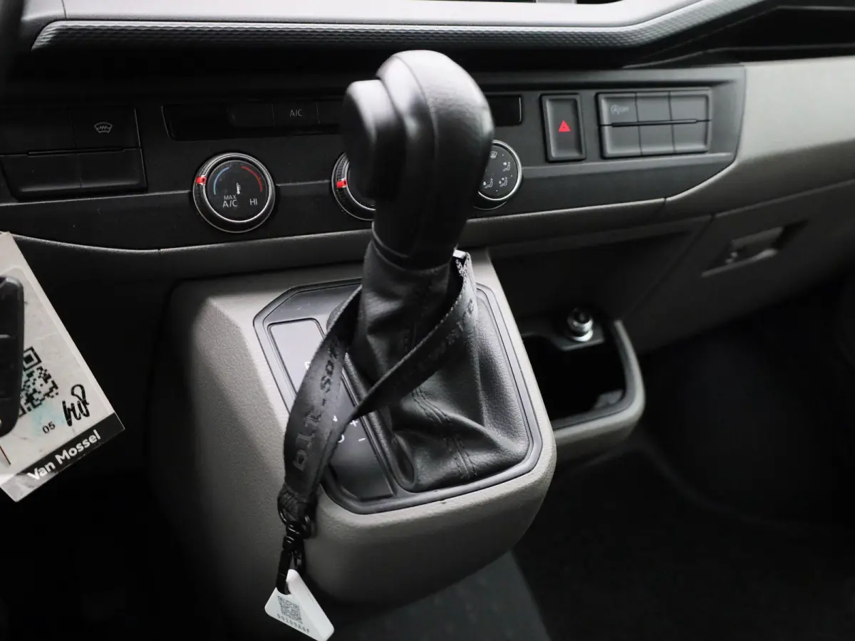 2.0 TDI L1H1 150PK | Automaat | Navigatie | Airco | Verwarmbare Voorruit | Multifunctioneel Stuurwiel | Cruise Control | Parkeerhulp Achter | DAB+ | Sortimo |