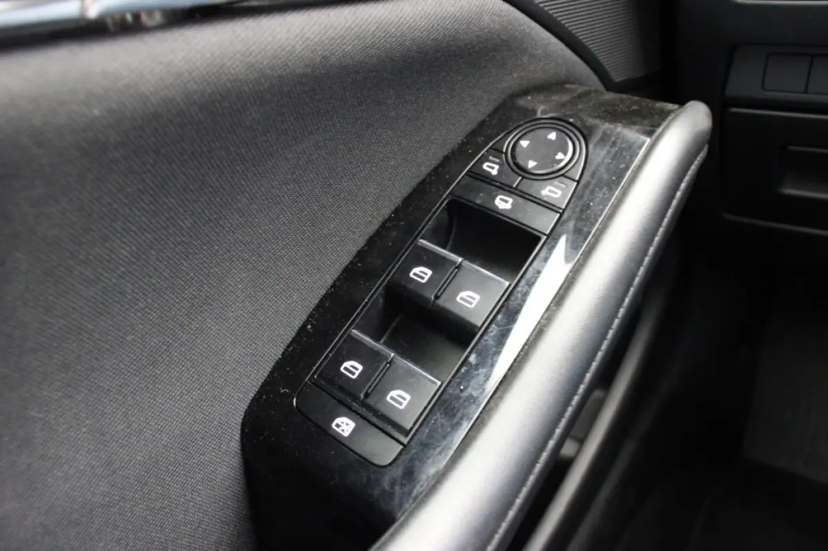 2.0 e-SkyActiv-G M Hybrid Comfort - Carplay, Camera, Stuur/Stuur verw.