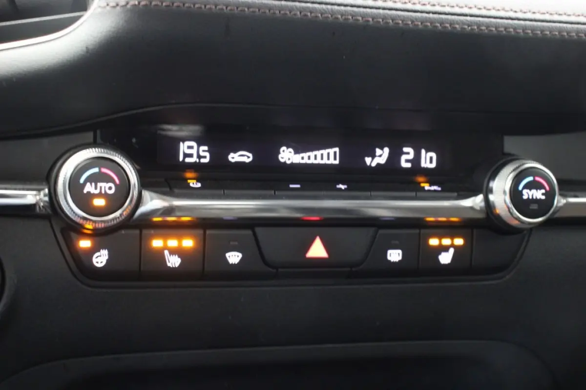 2.0 e-SkyActiv-G M Hybrid Comfort - Carplay, Camera, Stuur/Stuur verw.