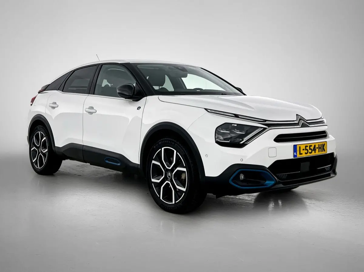 Shine 50 kWh 136pk Automaat | 1ste Eigenaar | Accu 91%|  Navigatie | Climate Control | Adaptieve Cruise Control | 18"LMV | Full-LED | Dodehoekdetectie | Apple Carplay/Android Auto |