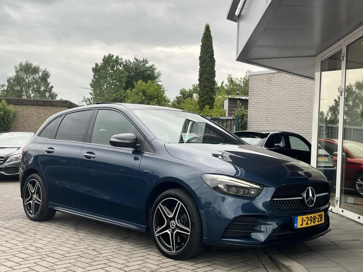 250e PHEV AMG PANO+CARPLAY+MEMORY+TREKHAAK