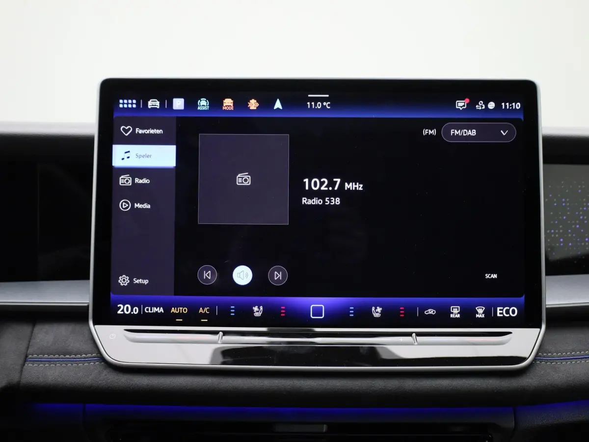 1.5 eHybrid R-Line Edition 272 PK| Origineel Nederlands | 1e Eigenaar | Panoramadak | Trekhaak | Leder Interieur | Stoelventilatie | Stoelverwarming | Stuurwielverwarming | Navigatie