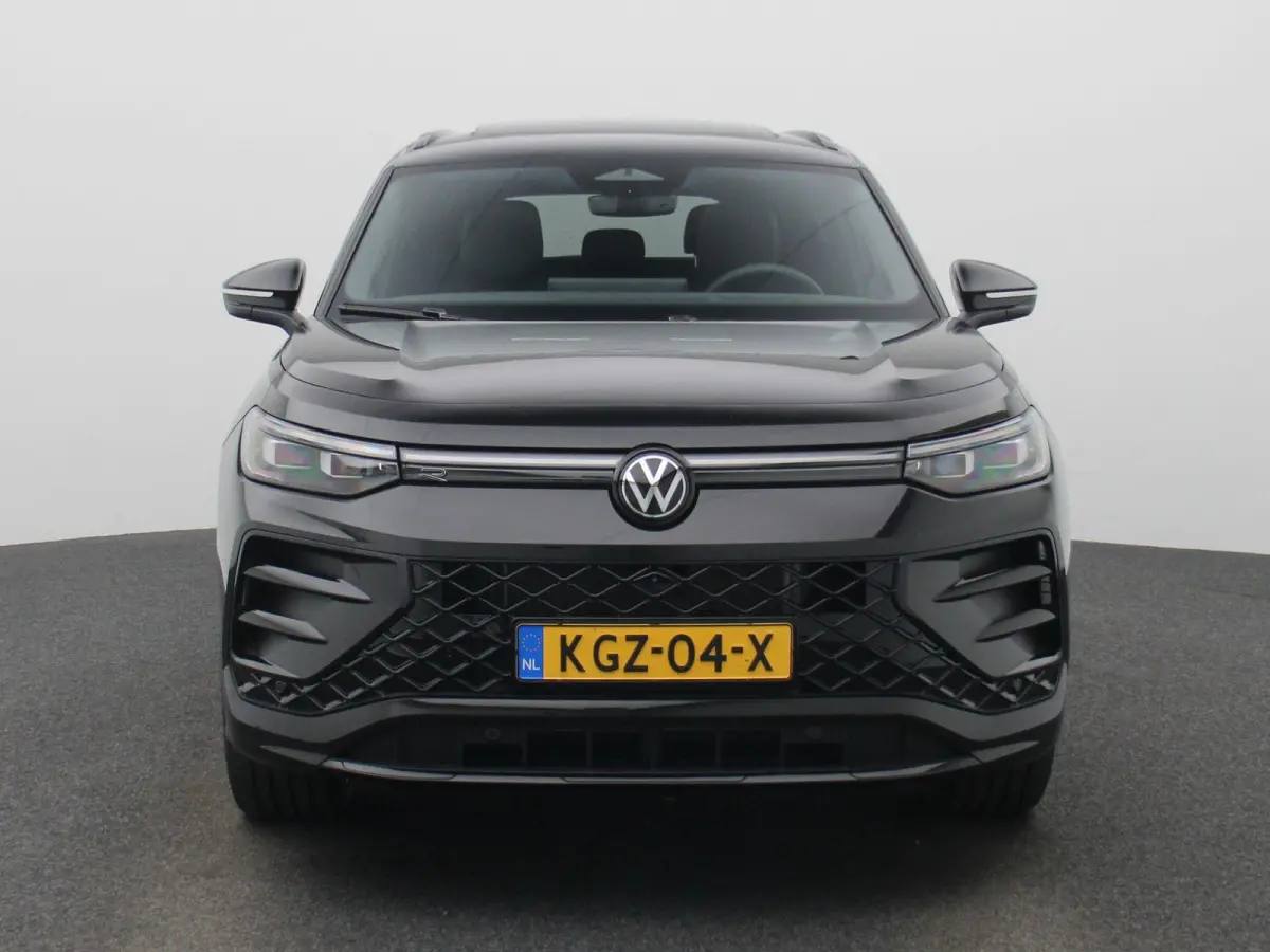 1.5 eHybrid R-Line Edition 272 PK| Origineel Nederlands | 1e Eigenaar | Panoramadak | Trekhaak | Leder Interieur | Stoelventilatie | Stoelverwarming | Stuurwielverwarming | Navigatie