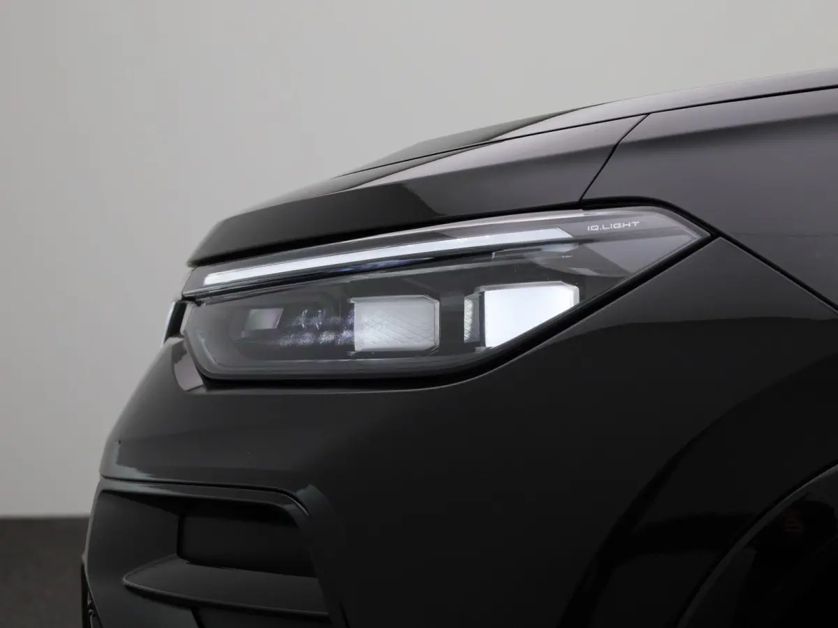 1.5 eHybrid R-Line Edition 272 PK| Origineel Nederlands | 1e Eigenaar | Panoramadak | Trekhaak | Leder Interieur | Stoelventilatie | Stoelverwarming | Stuurwielverwarming | Navigatie