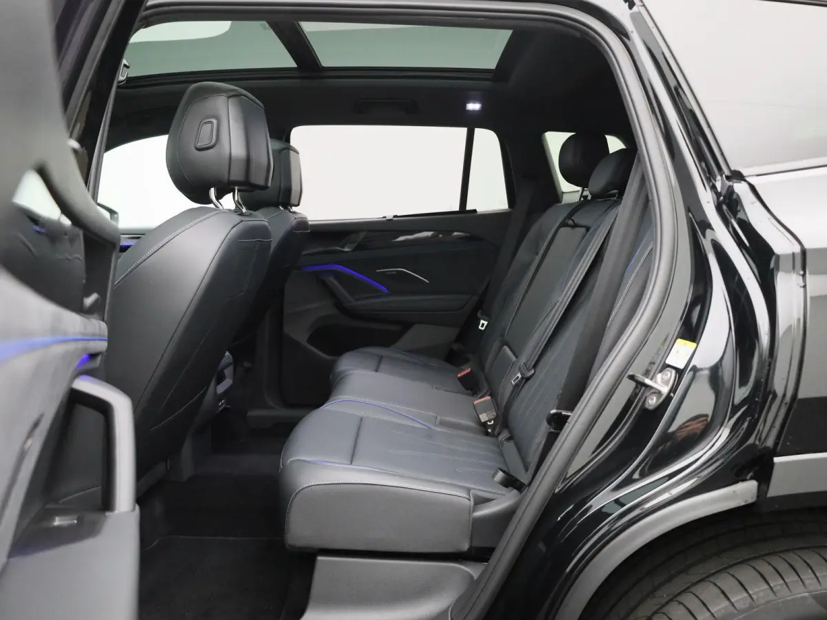 1.5 eHybrid R-Line Edition 272 PK| Origineel Nederlands | 1e Eigenaar | Panoramadak | Trekhaak | Leder Interieur | Stoelventilatie | Stoelverwarming | Stuurwielverwarming | Navigatie