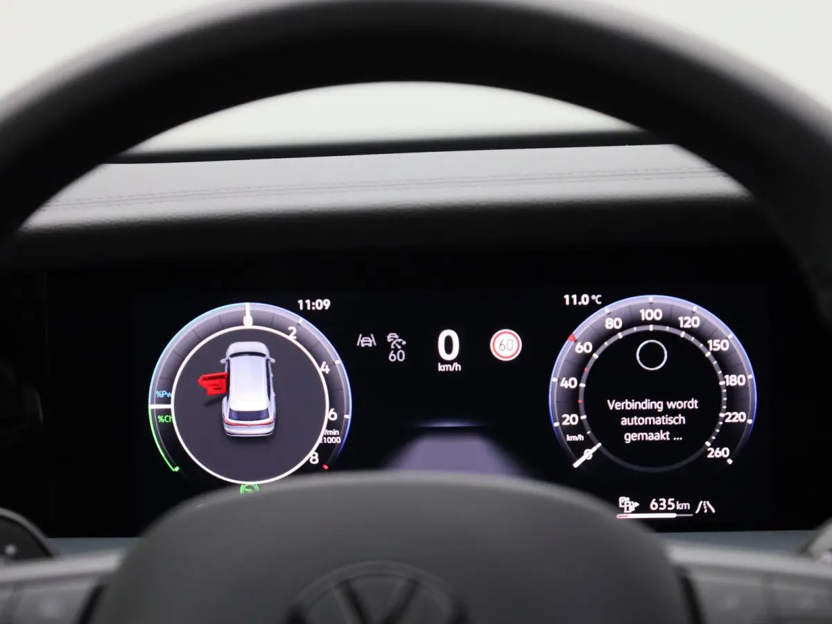 1.5 eHybrid R-Line Edition 272 PK| Origineel Nederlands | 1e Eigenaar | Panoramadak | Trekhaak | Leder Interieur | Stoelventilatie | Stoelverwarming | Stuurwielverwarming | Navigatie