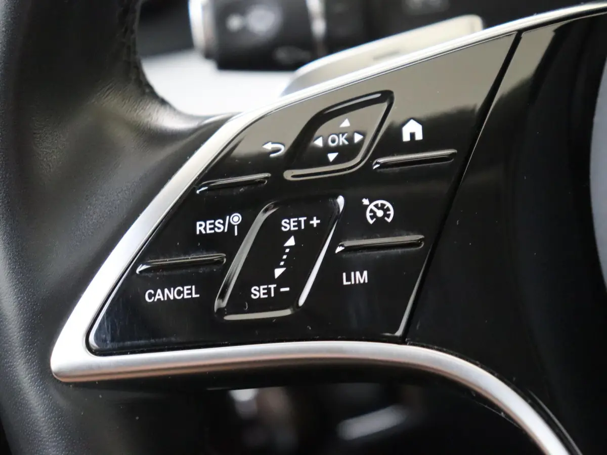 300 e Avantgarde Panorama dak/ Head up/ Night/ Carplay