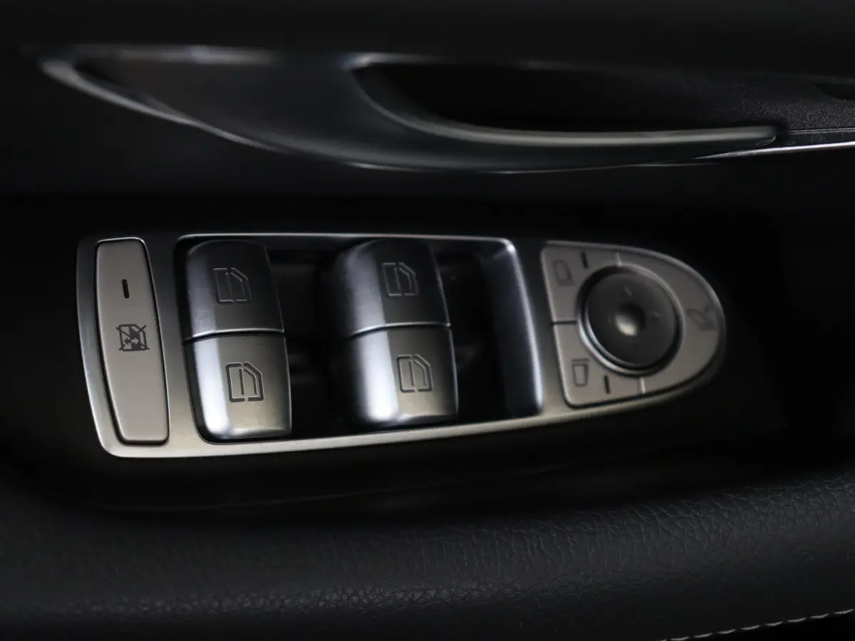 300 e Avantgarde Panorama dak/ Head up/ Night/ Carplay