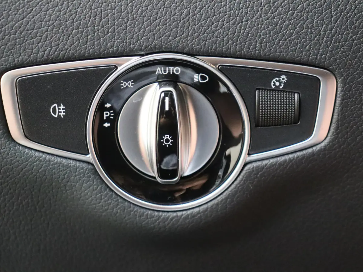 300 e Avantgarde Panorama dak/ Head up/ Night/ Carplay