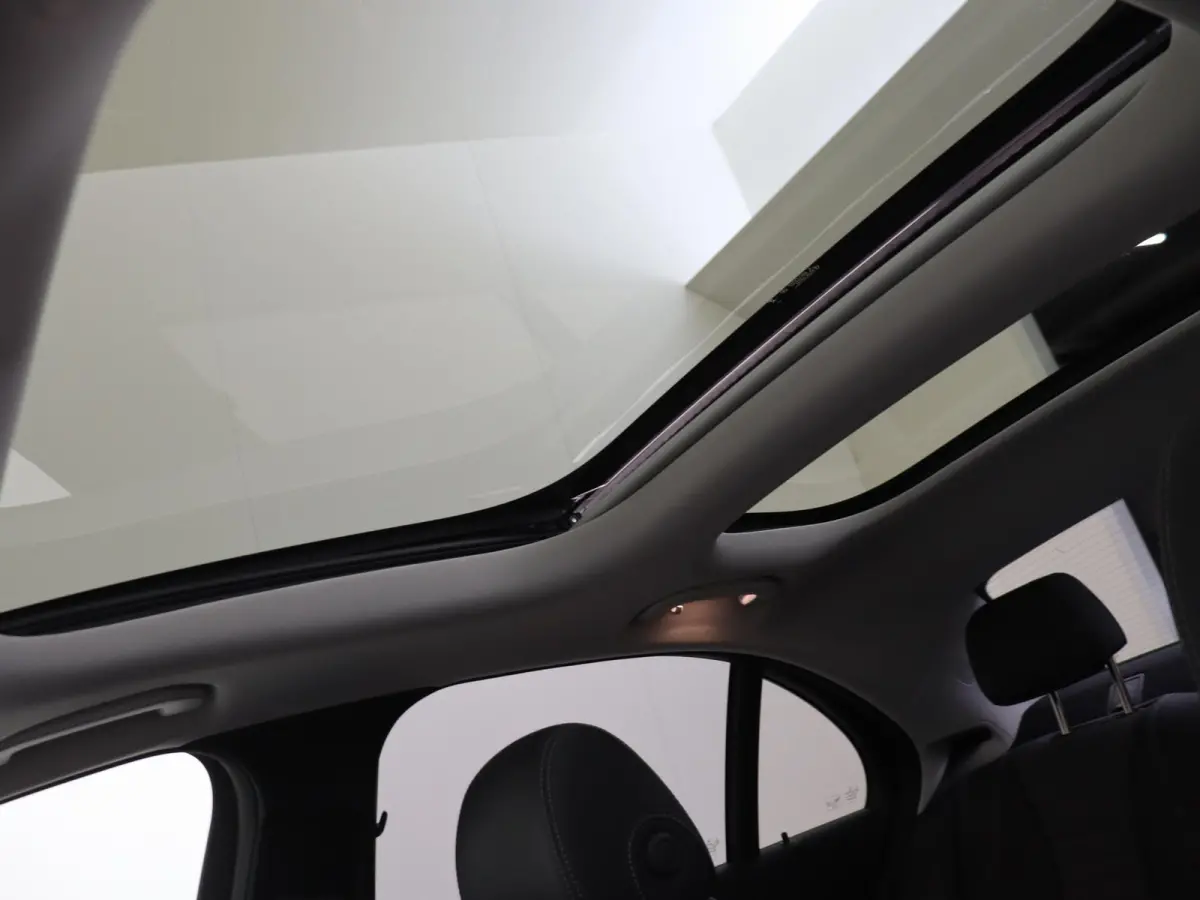300 e Avantgarde Panorama dak/ Head up/ Night/ Carplay