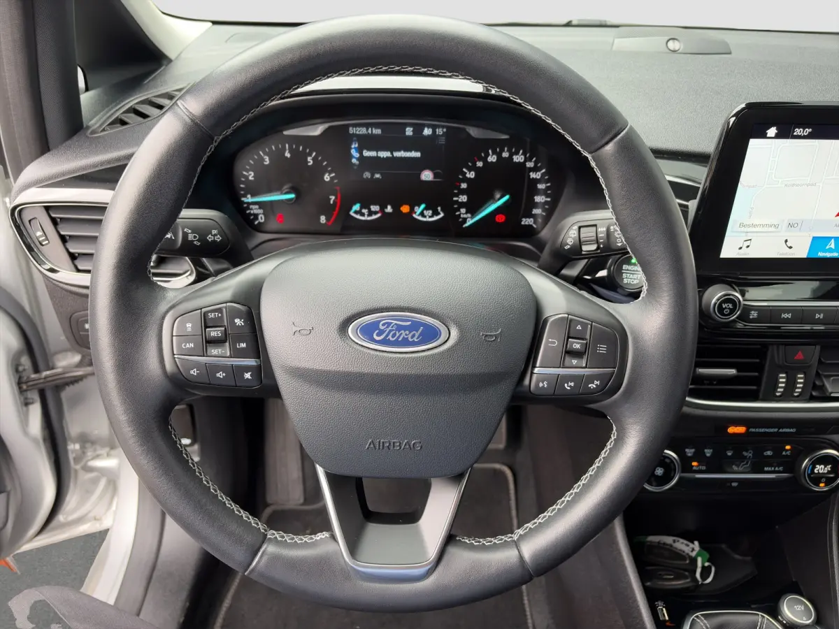 1.0 100pk EcoBoost Titanium | Camera | Adaptive cruise controle | B&O Audio | Voorruitverwarming | Carplay | Parkeersensoren voor en achter | Navigatie | Climate controle