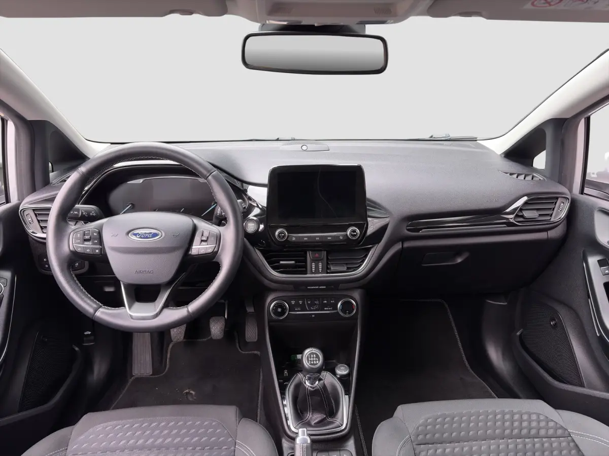 1.0 100pk EcoBoost Titanium | Camera | Adaptive cruise controle | B&O Audio | Voorruitverwarming | Carplay | Parkeersensoren voor en achter | Navigatie | Climate controle