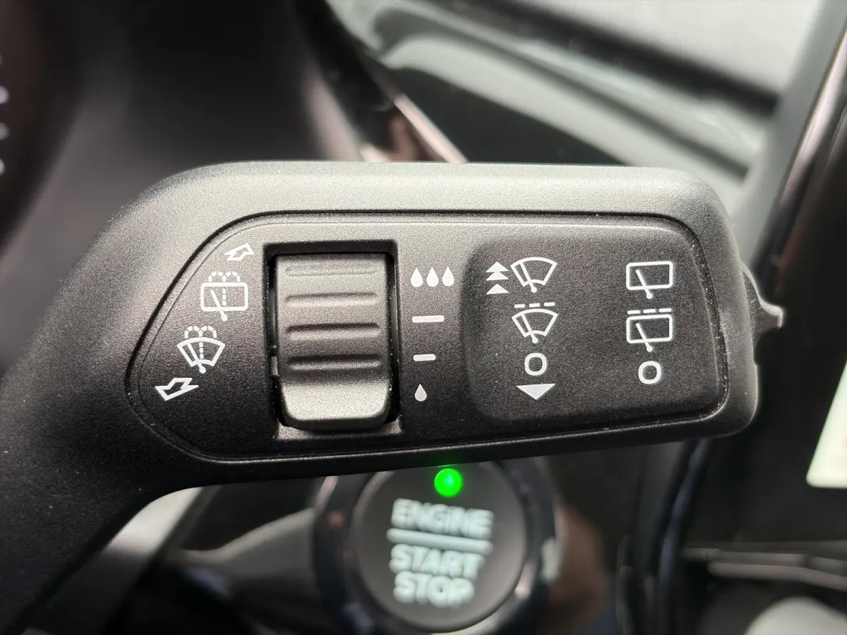 1.0 100pk EcoBoost Titanium | Camera | Adaptive cruise controle | B&O Audio | Voorruitverwarming | Carplay | Parkeersensoren voor en achter | Navigatie | Climate controle