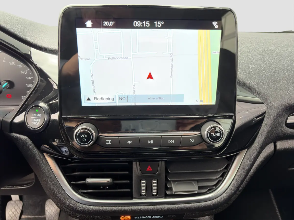 1.0 100pk EcoBoost Titanium | Camera | Adaptive cruise controle | B&O Audio | Voorruitverwarming | Carplay | Parkeersensoren voor en achter | Navigatie | Climate controle