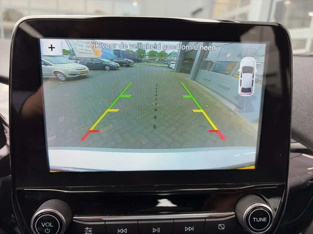 1.0 100pk EcoBoost Titanium | Camera | Adaptive cruise controle | B&O Audio | Voorruitverwarming | Carplay | Parkeersensoren voor en achter | Navigatie | Climate controle