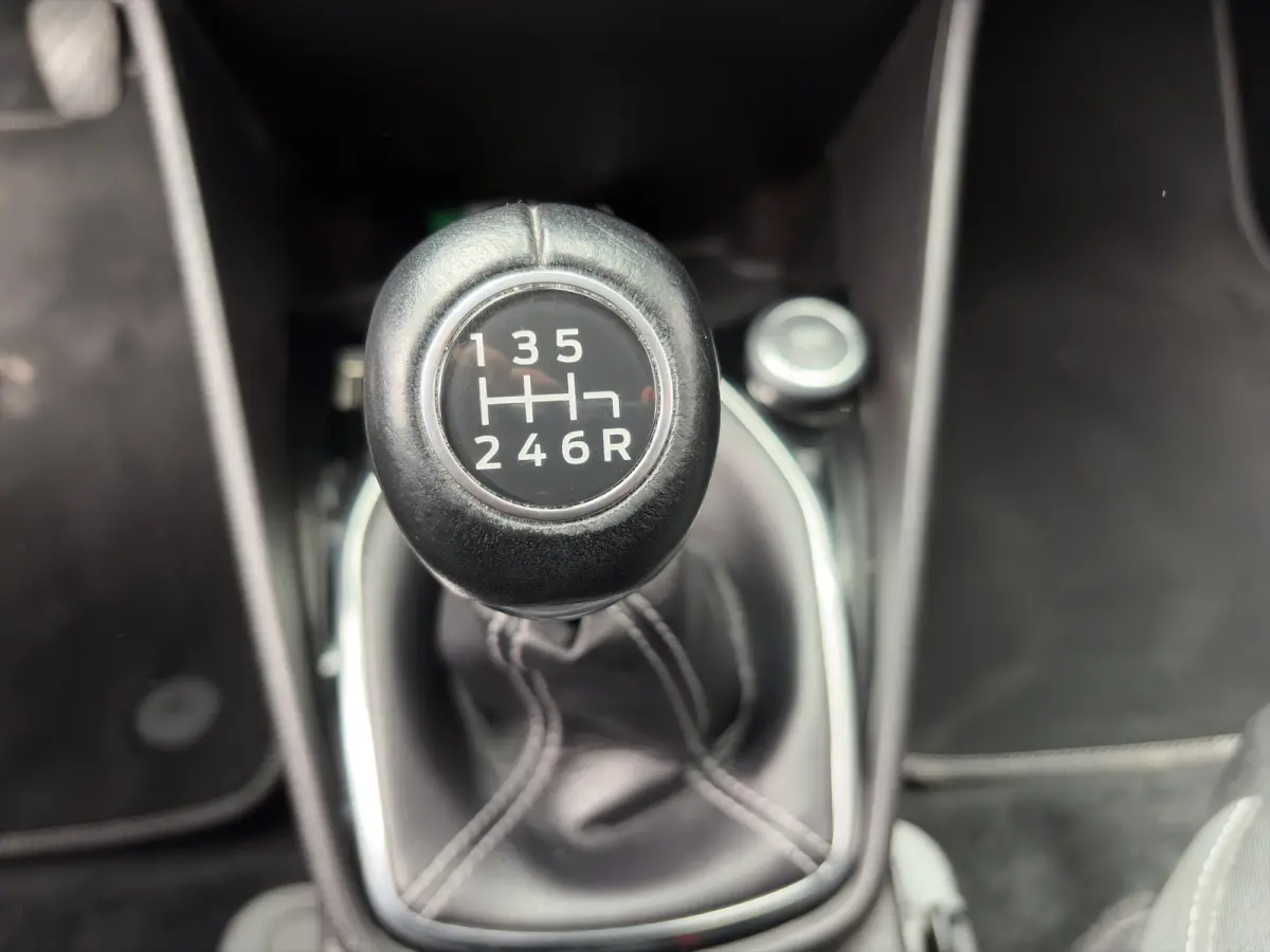 1.0 100pk EcoBoost Titanium | Camera | Adaptive cruise controle | B&O Audio | Voorruitverwarming | Carplay | Parkeersensoren voor en achter | Navigatie | Climate controle