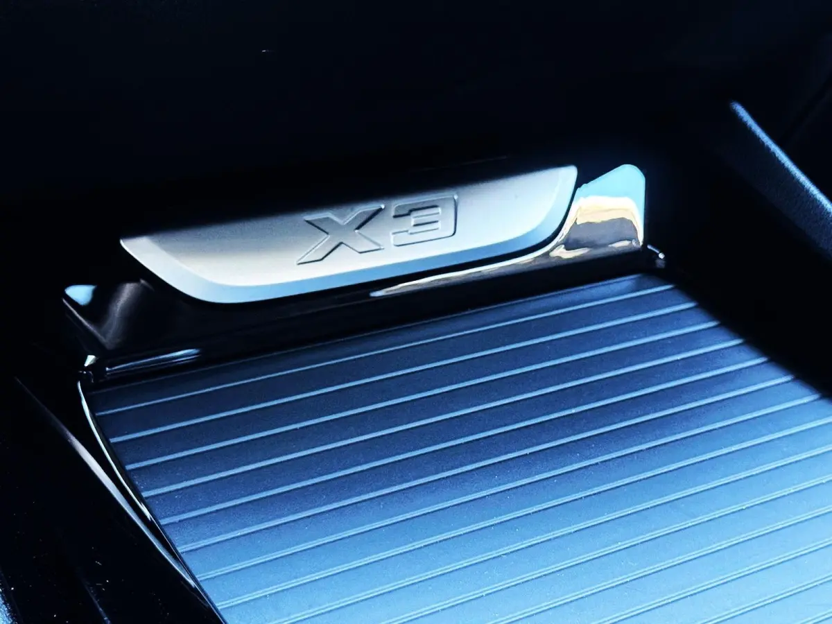 X-Line xDrive 30i /Panodak/Leder/Aut/Laserlight/245PK/Camera