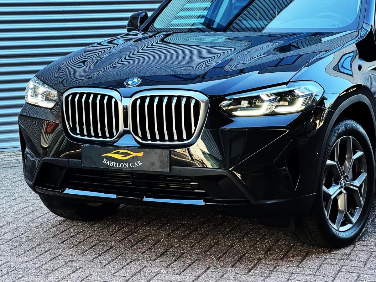 X-Line xDrive 30i /Panodak/Leder/Aut/Laserlight/245PK/Camera