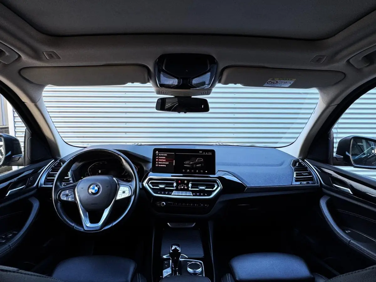 X-Line xDrive 30i /Panodak/Leder/Aut/Laserlight/245PK/Camera