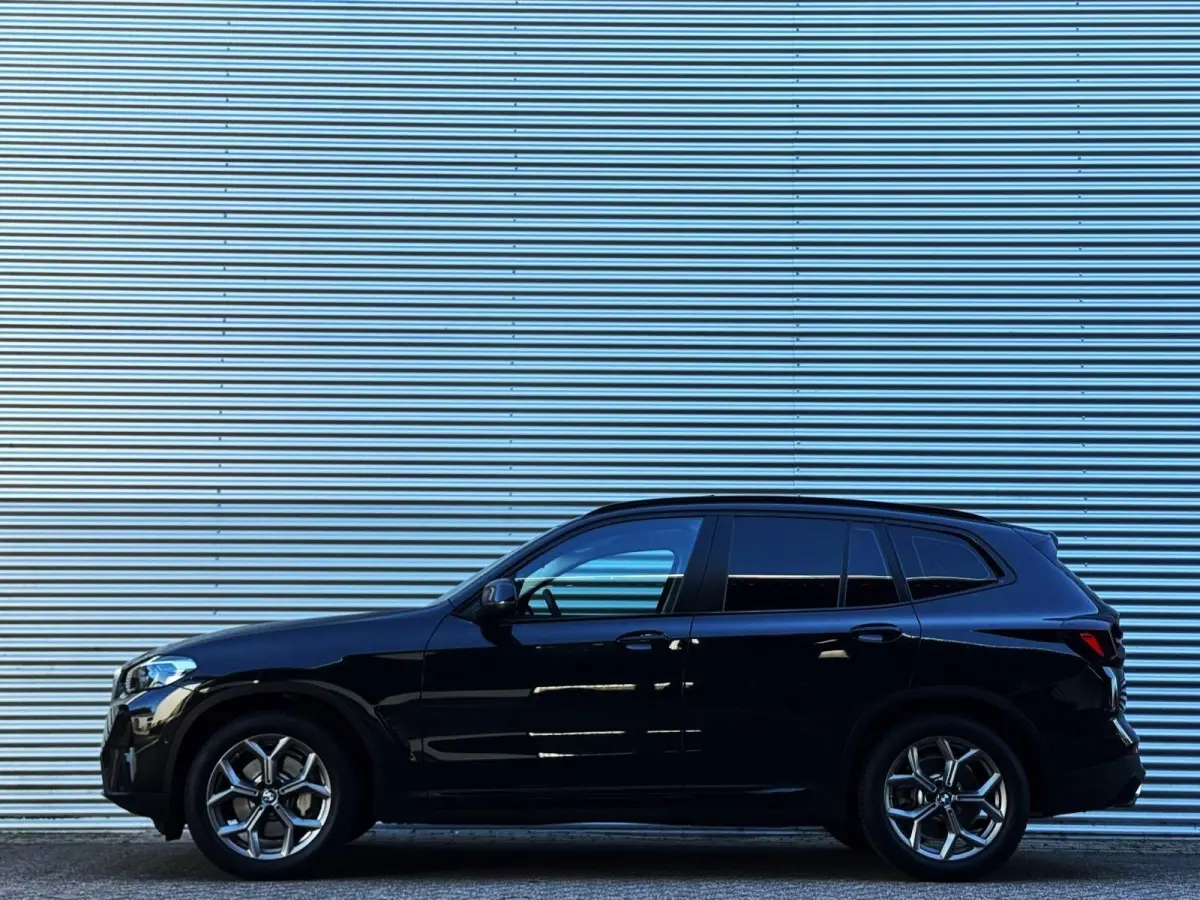 X-Line xDrive 30i /Panodak/Leder/Aut/Laserlight/245PK/Camera