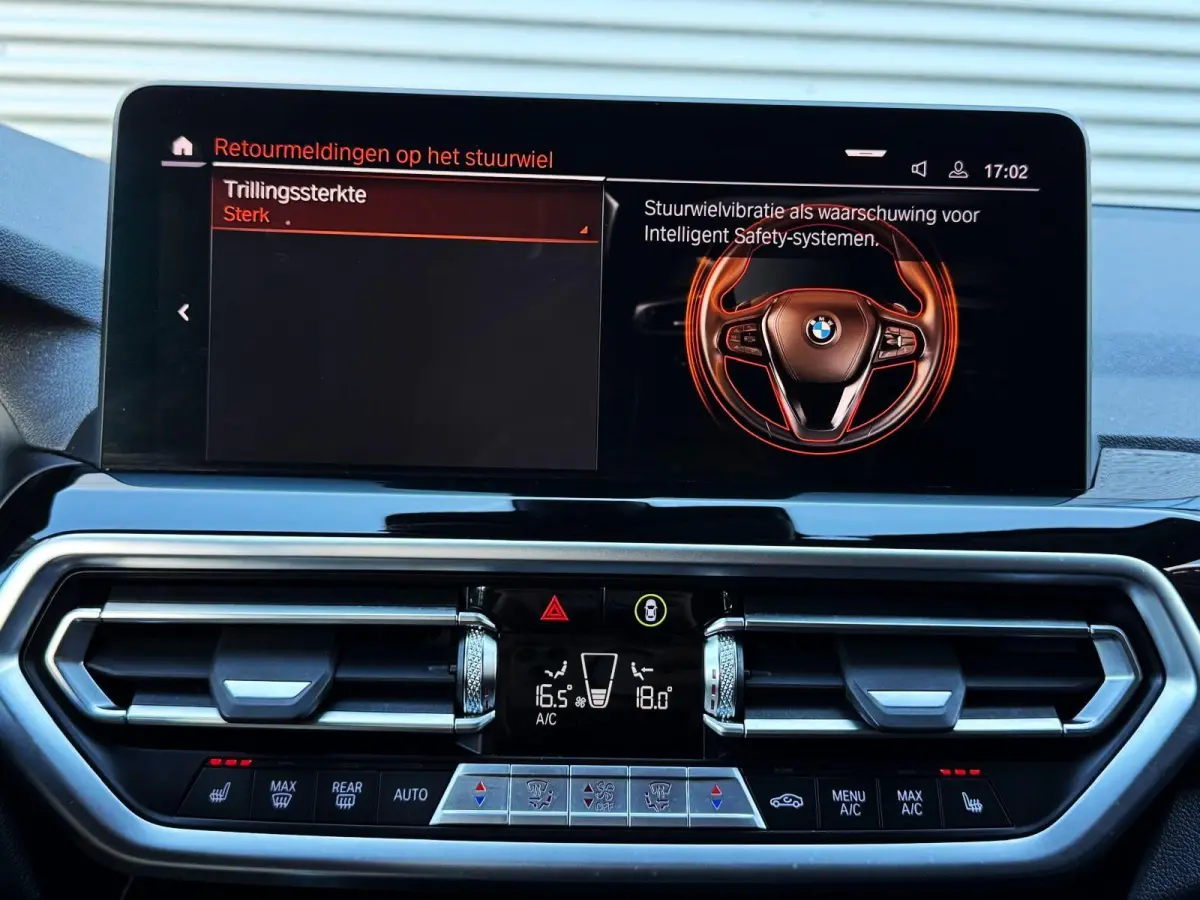 X-Line xDrive 30i /Panodak/Leder/Aut/Laserlight/245PK/Camera