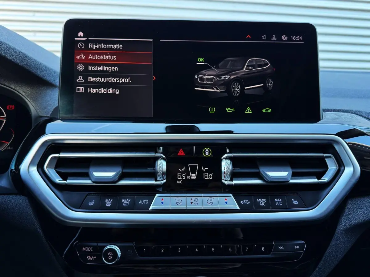 X-Line xDrive 30i /Panodak/Leder/Aut/Laserlight/245PK/Camera