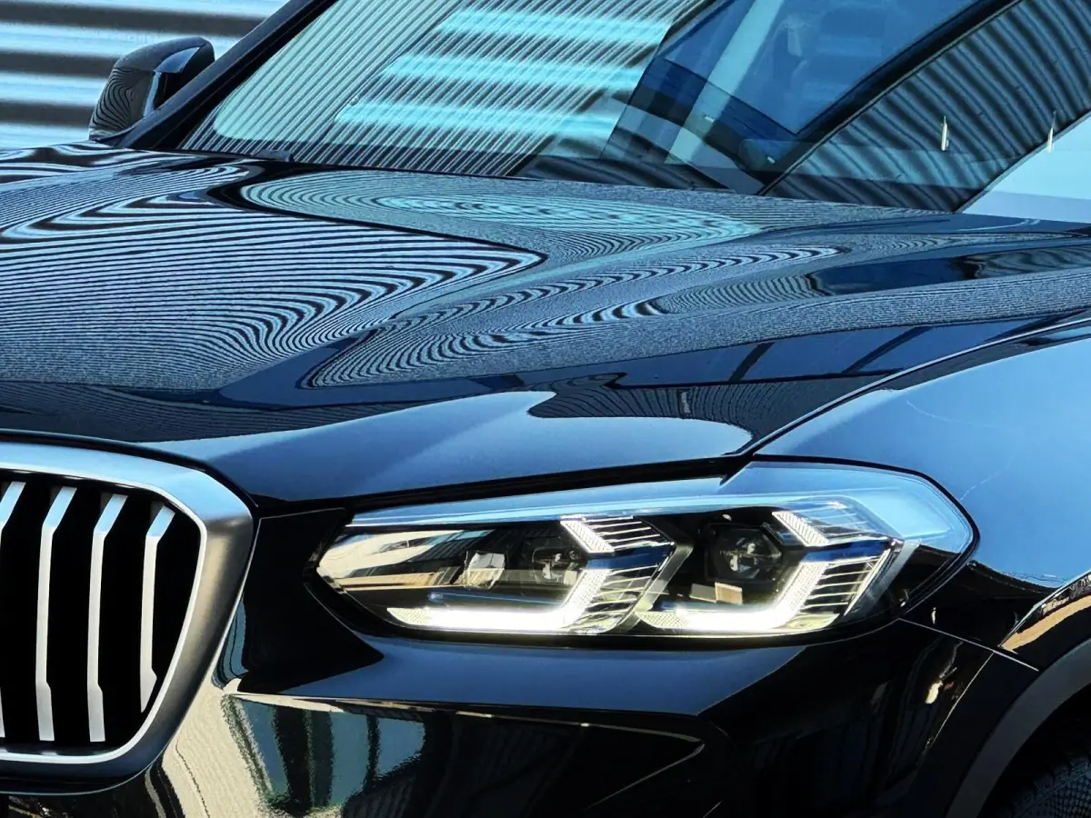 X-Line xDrive 30i /Panodak/Leder/Aut/Laserlight/245PK/Camera