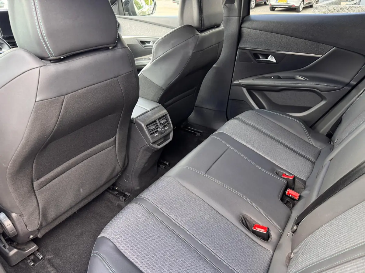 1.6 HYbrid 225PK Allure Pack Business | Camera | Navigatie | Apple Carplay / Android Auto | Cruise Control |