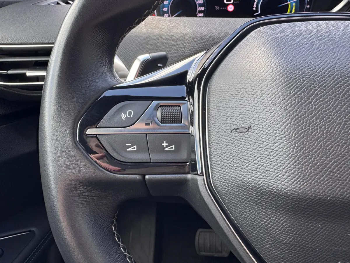 1.6 HYbrid 225PK Allure Pack Business | Camera | Navigatie | Apple Carplay / Android Auto | Cruise Control |